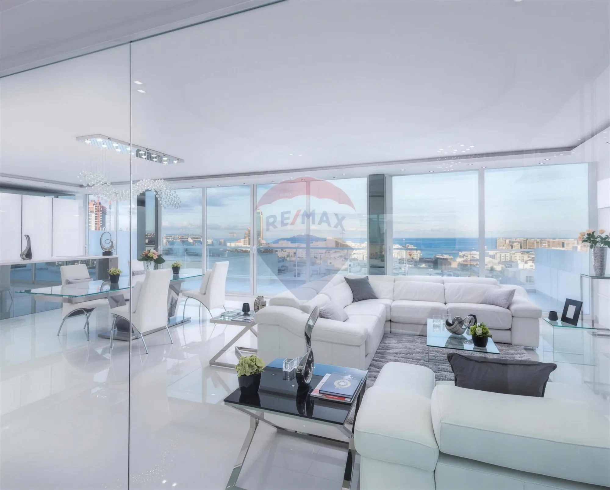 Penthouse with rooftop pool — photo 6