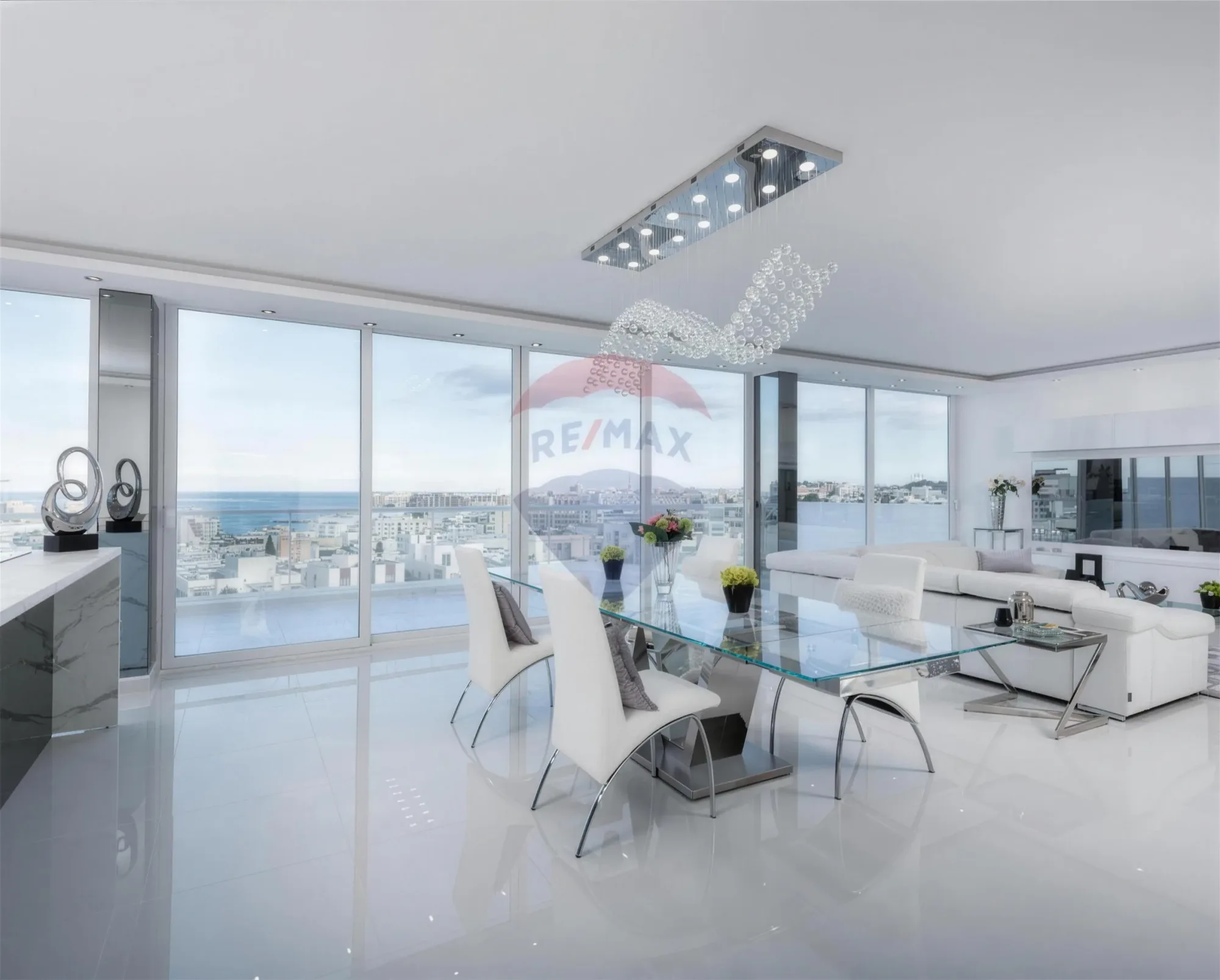 Penthouse with rooftop pool — photo 2